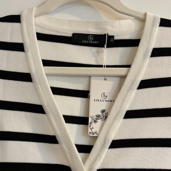 Lillusory Striped Button-Front Sleeveless lightweight sweater vest M NWT - Picture 3 of 6